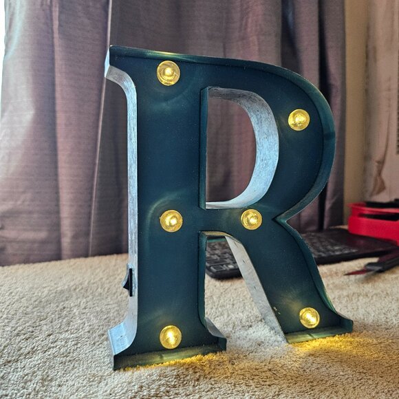 The letter R - Picture 3 of 6